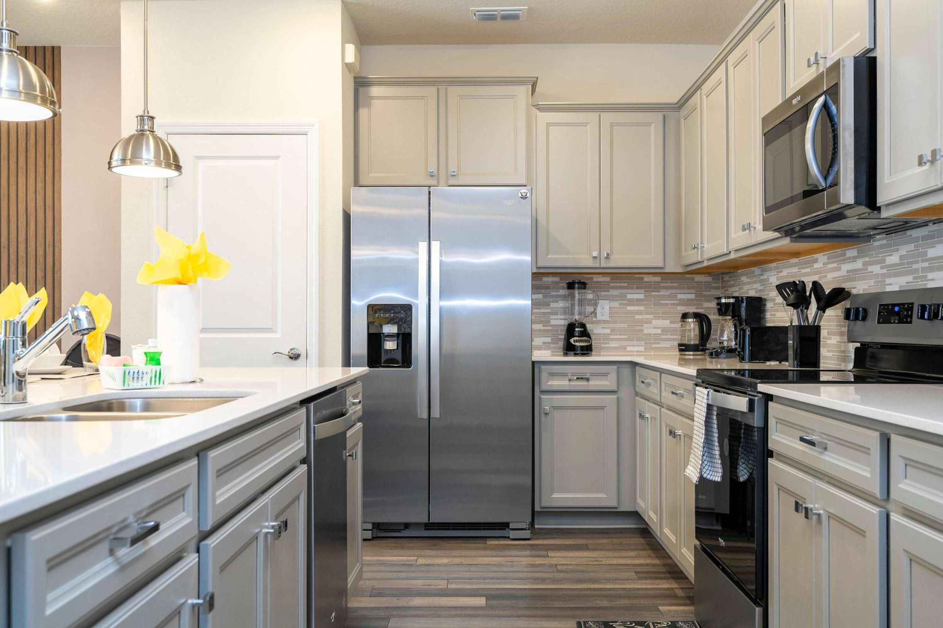 Luxury 5Bd Close to Disney with Pool at Windsor Cay 1285