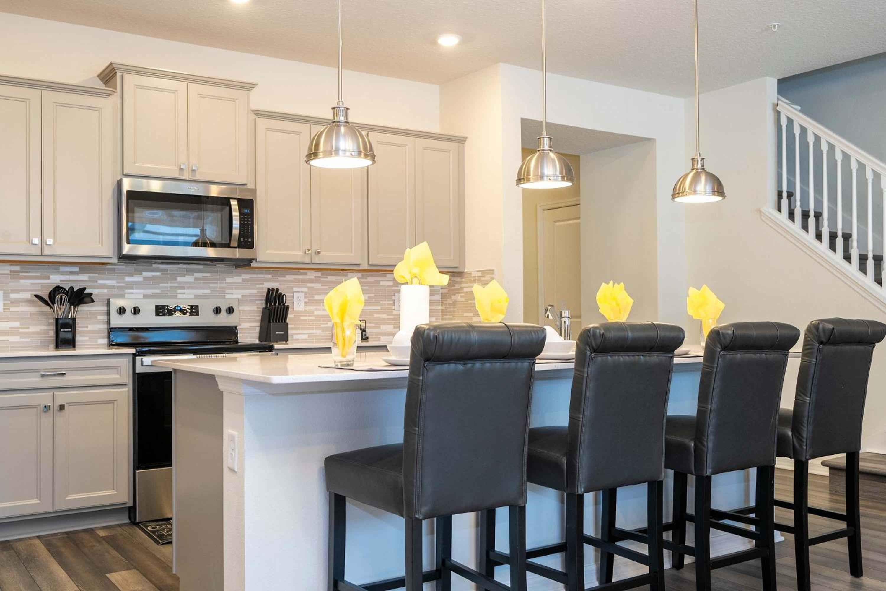 Luxury 5Bd Close to Disney with Pool at Windsor Cay 1285