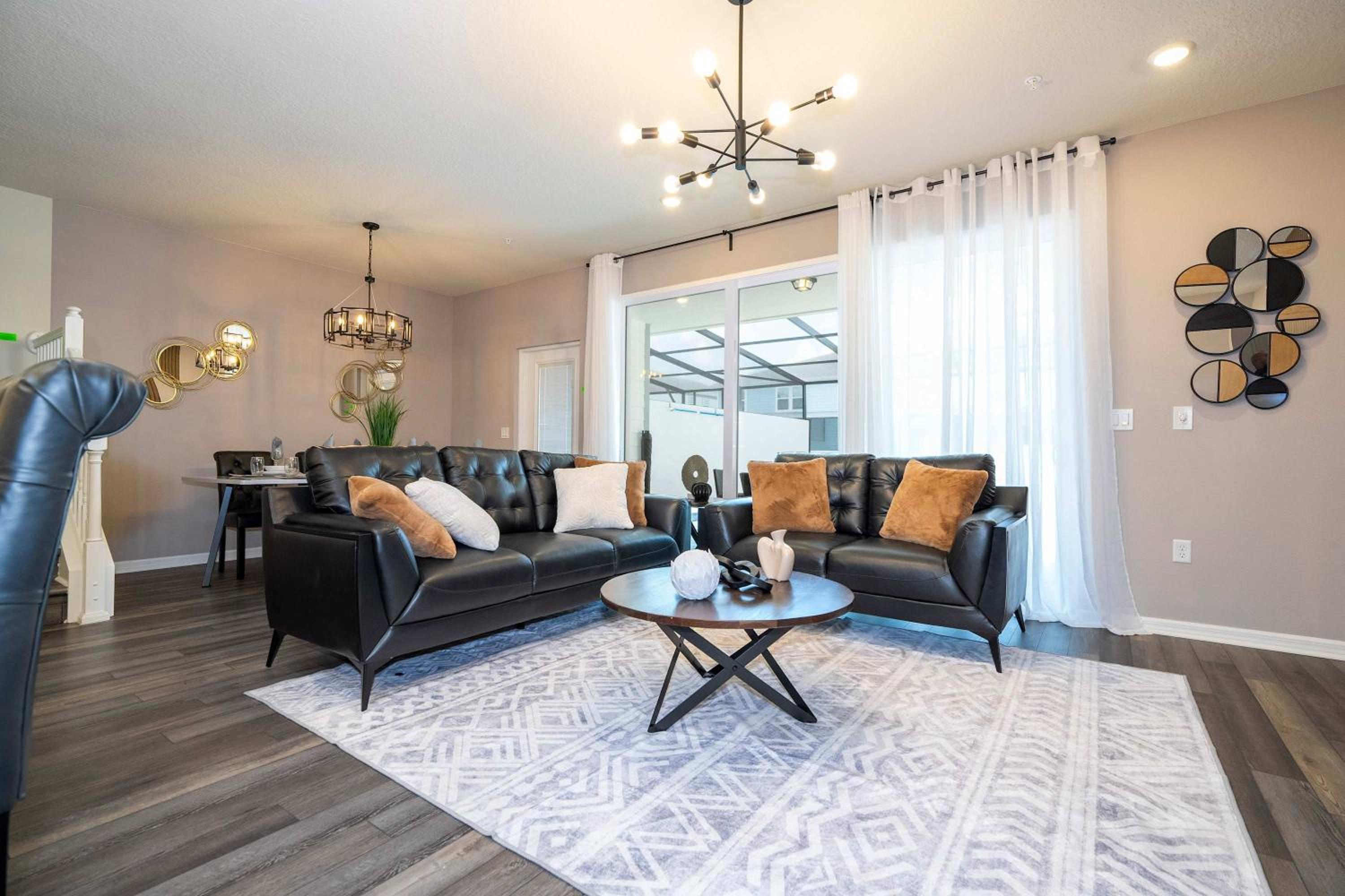 Luxury 5Bd Close to Disney with Pool at Windsor Cay 1285