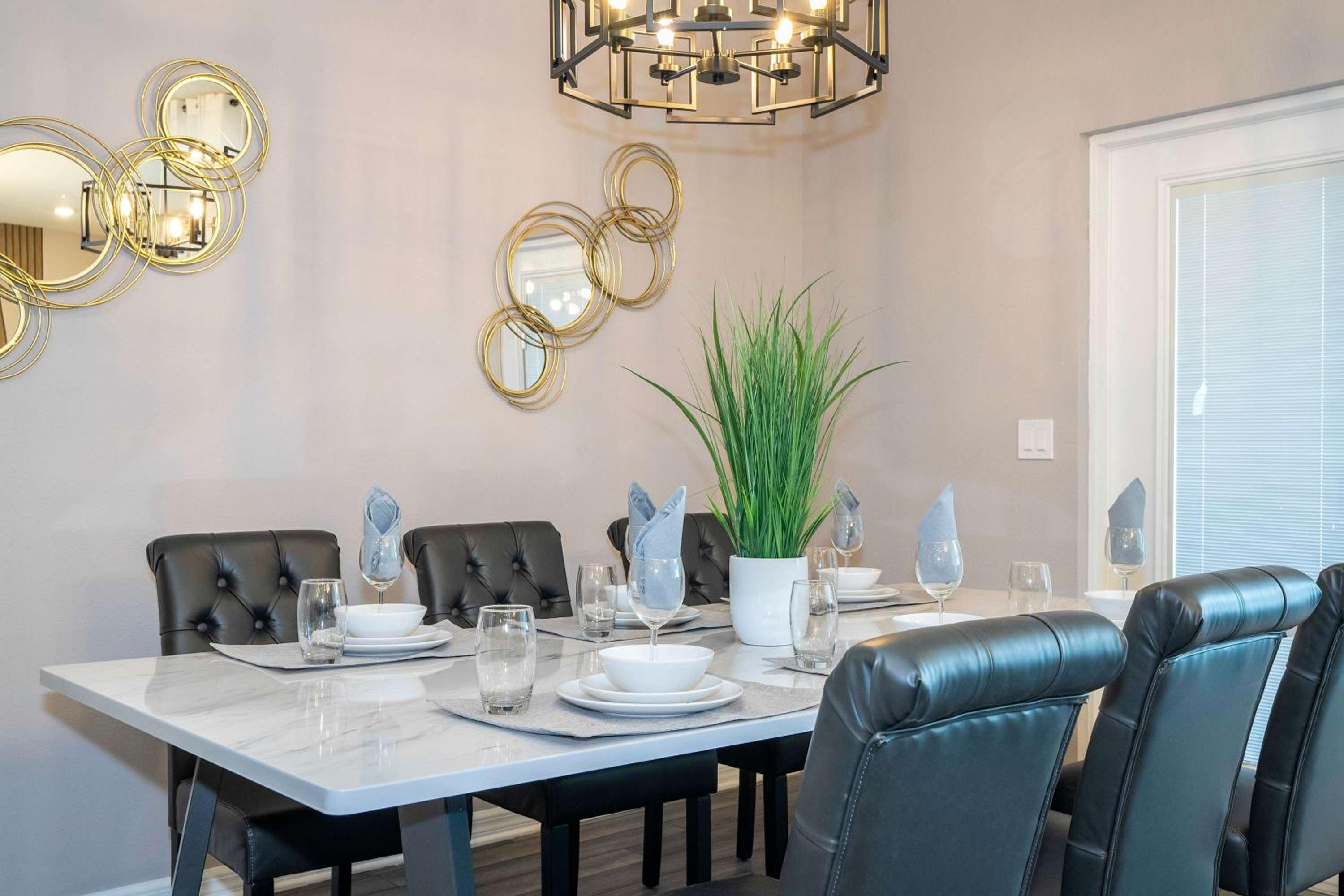 Luxury 5Bd Close to Disney with Pool at Windsor Cay 1285