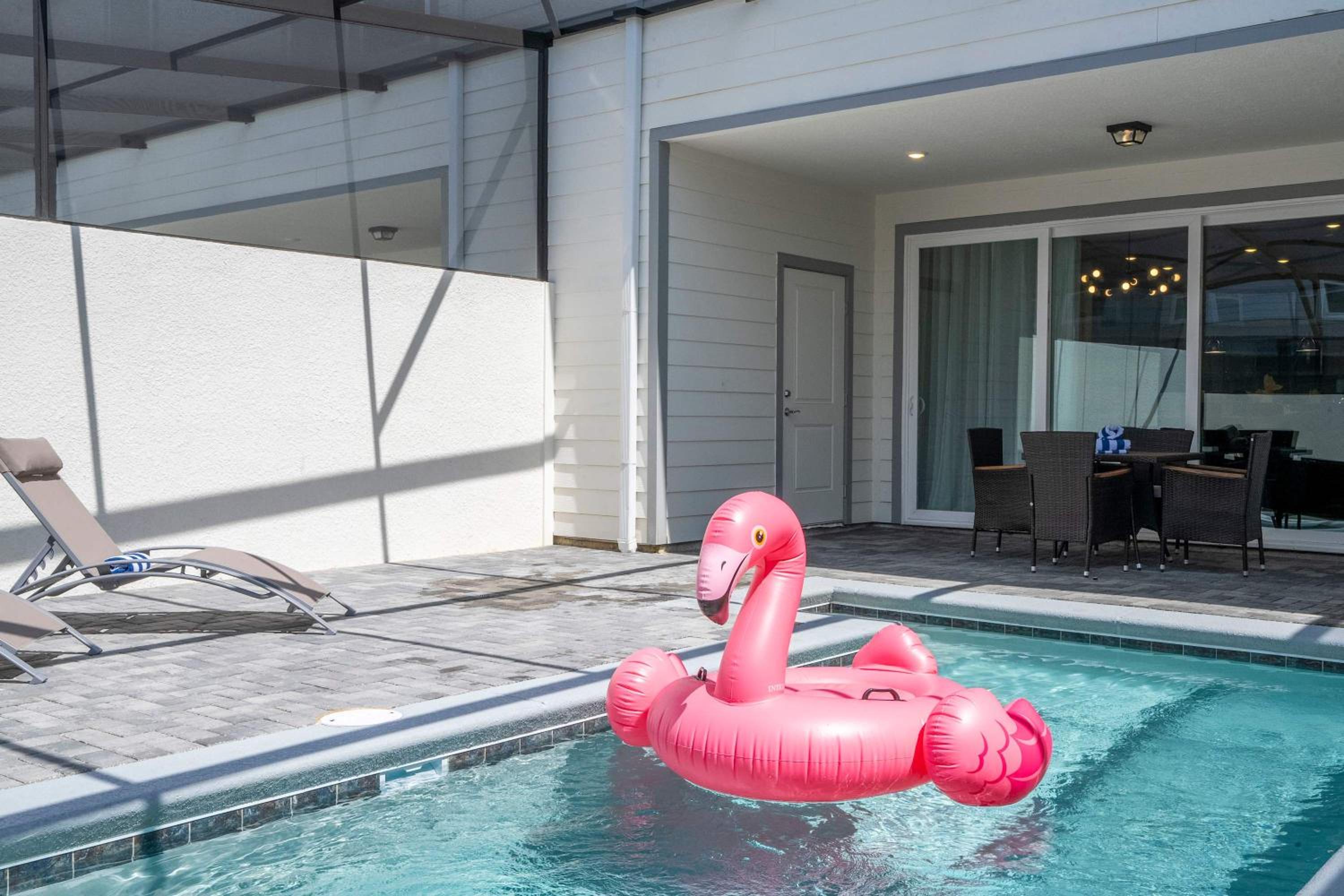 Luxury 5Bd Close to Disney with Pool at Windsor Cay 1285