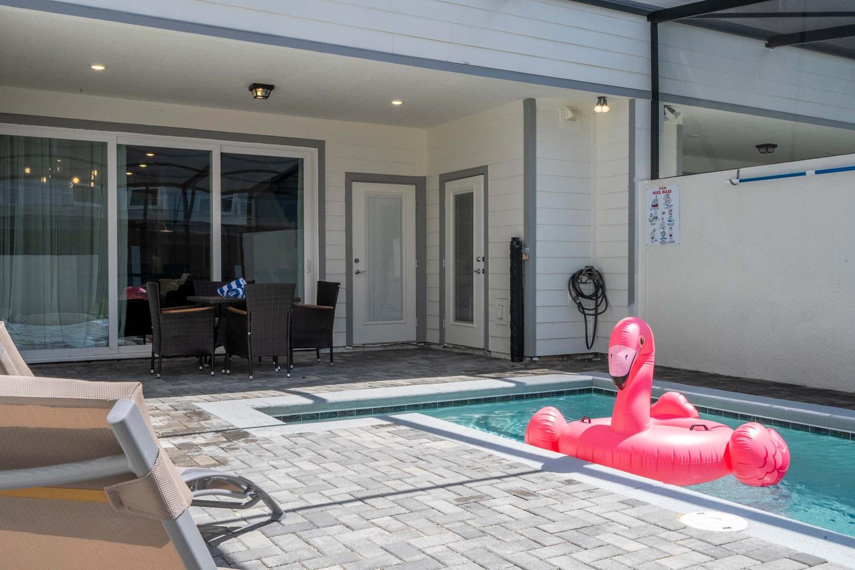 Luxury 5Bd Close to Disney with Pool at Windsor Cay 1285
