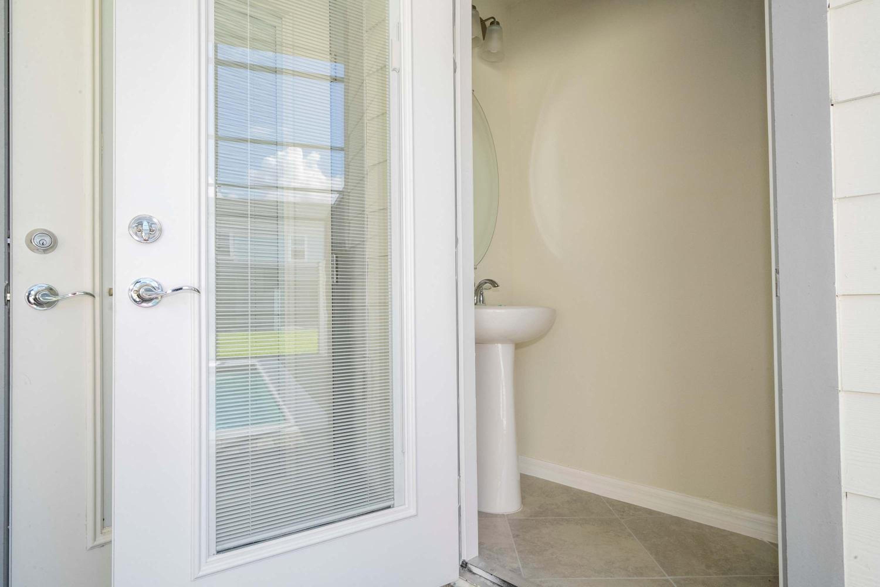 Luxury 5Bd Close to Disney with Pool at Windsor Cay 1285