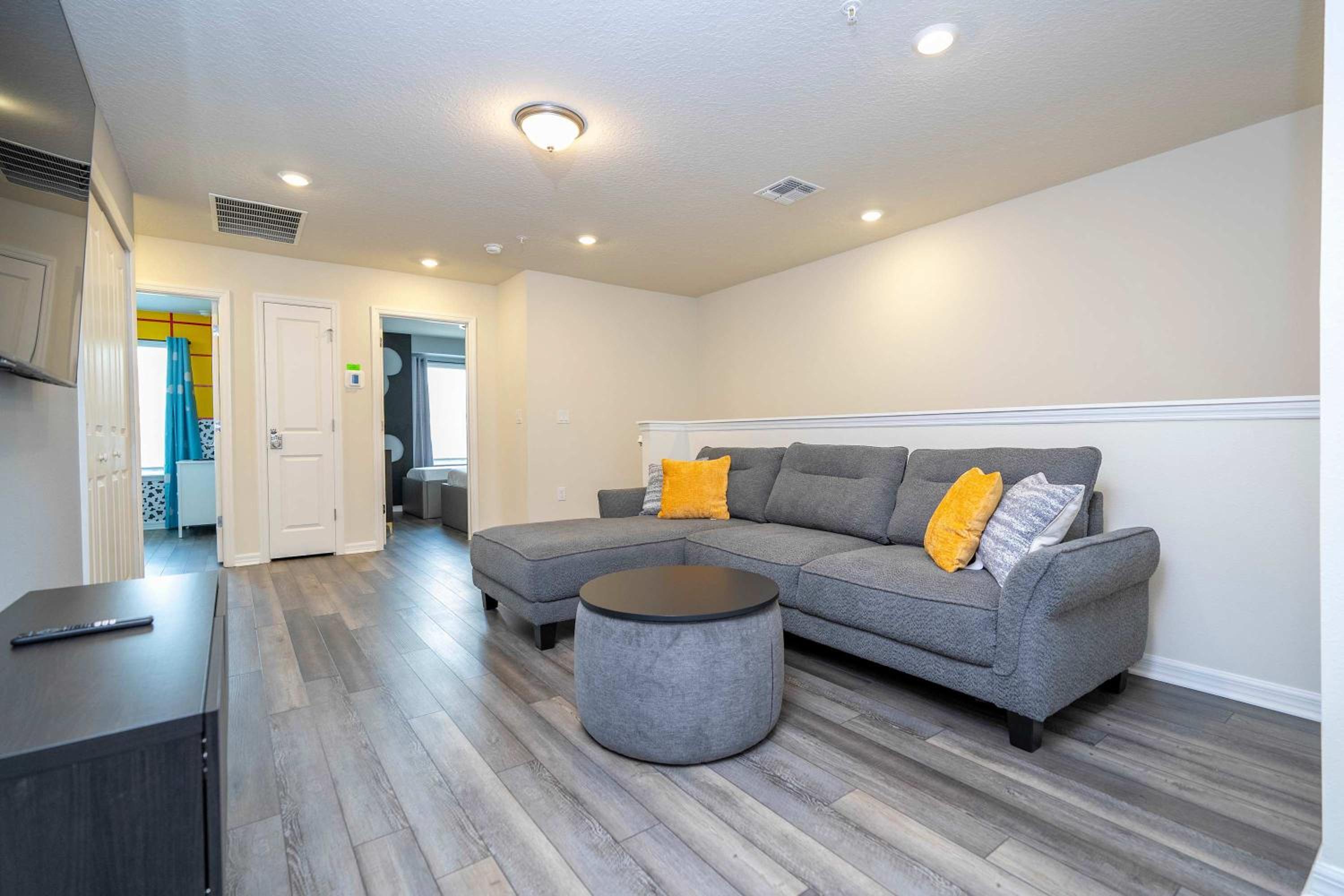 Luxury 5Bd Close to Disney with Pool at Windsor Cay 1285