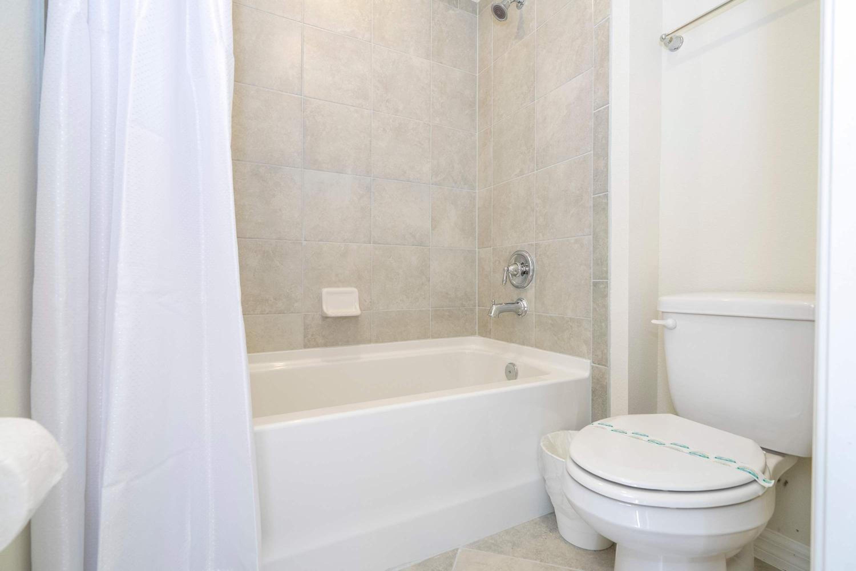 Luxury 5Bd Close to Disney with Pool at Windsor Cay 1285