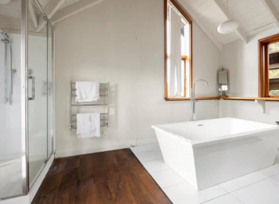 Luxury riverfront accomodation