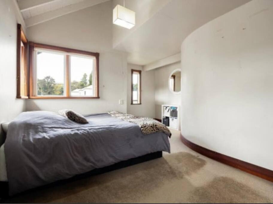 Luxury riverfront accomodation