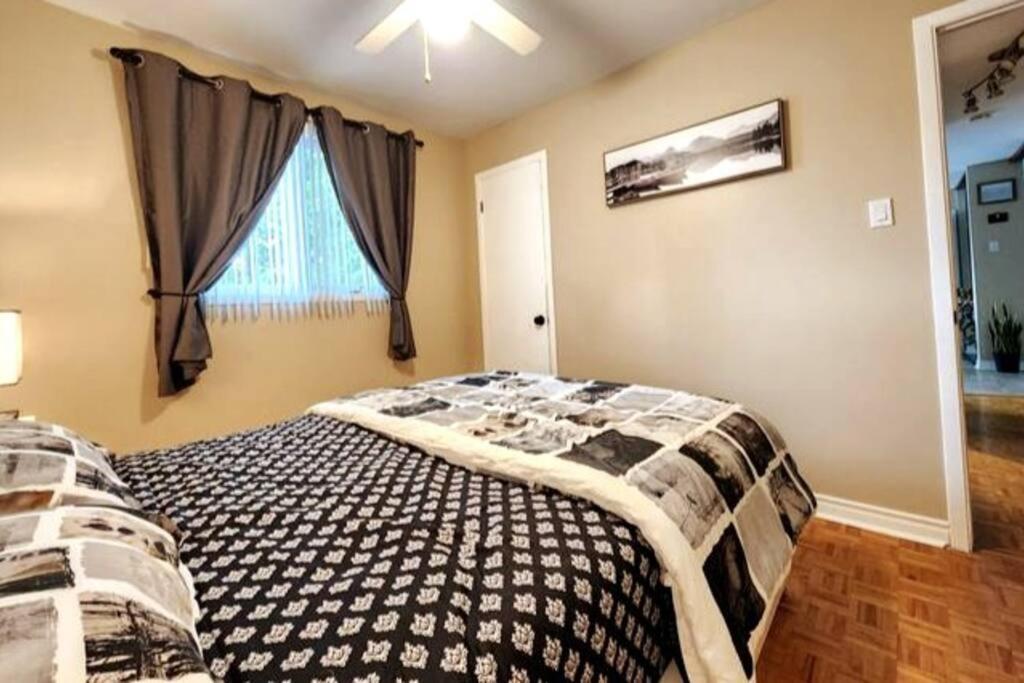 Cozy 3-Bedroom Haven, Private Pool & Parking !