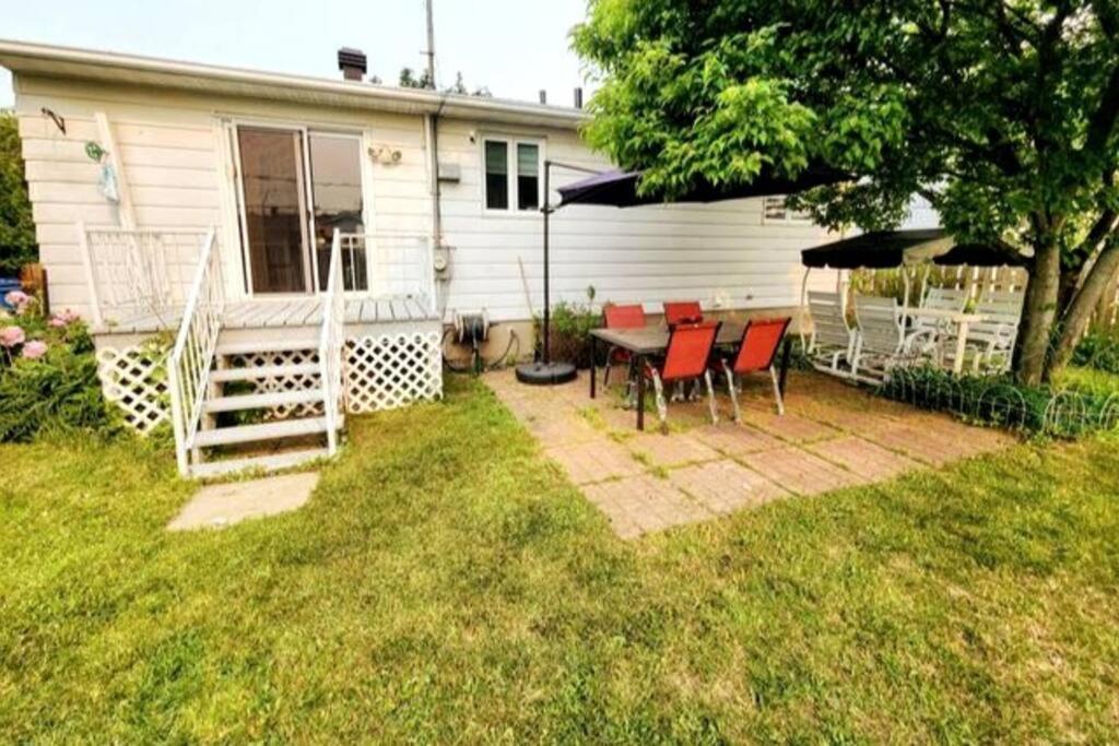Cozy 3-Bedroom Haven, Private Pool & Parking !