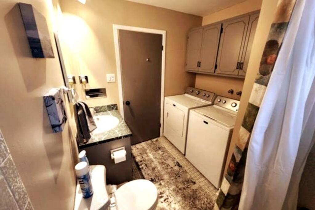 Cozy 3-Bedroom Haven, Private Pool & Parking !