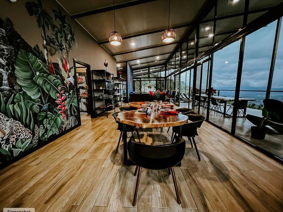 Private Costa Rica Mountain House Pool & Stunning Views