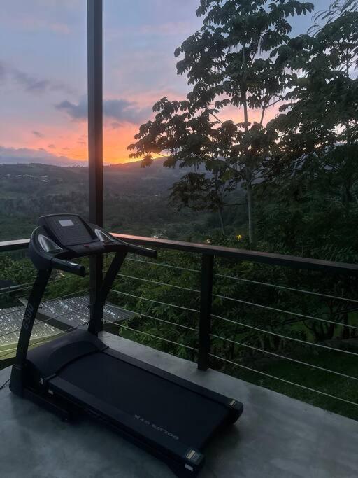 Private Costa Rica Mountain House Pool & Stunning Views