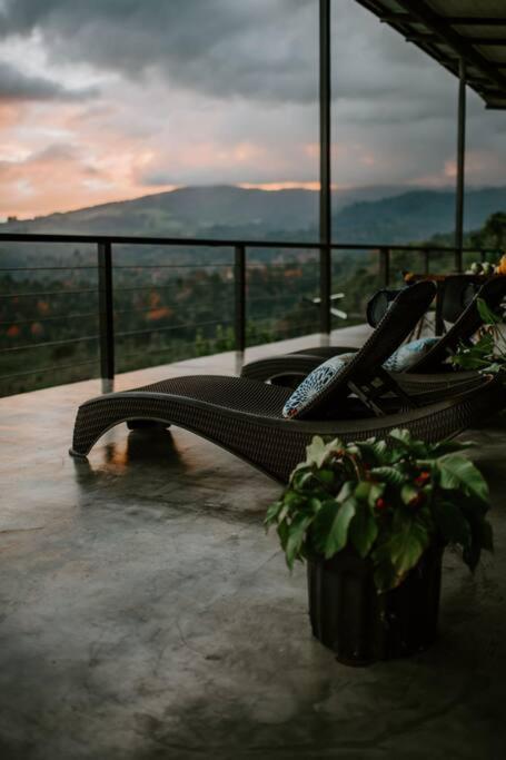 Private Costa Rica Mountain House Pool & Stunning Views
