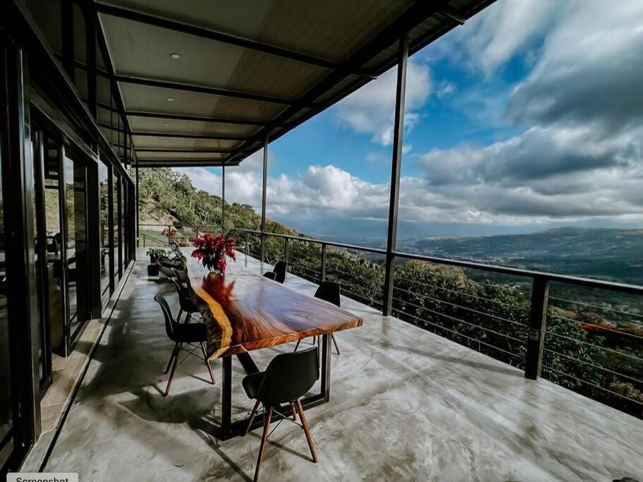 Private Costa Rica Mountain House Pool & Stunning Views