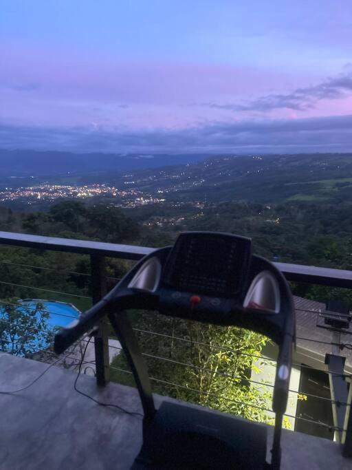 Private Costa Rica Mountain House Pool & Stunning Views