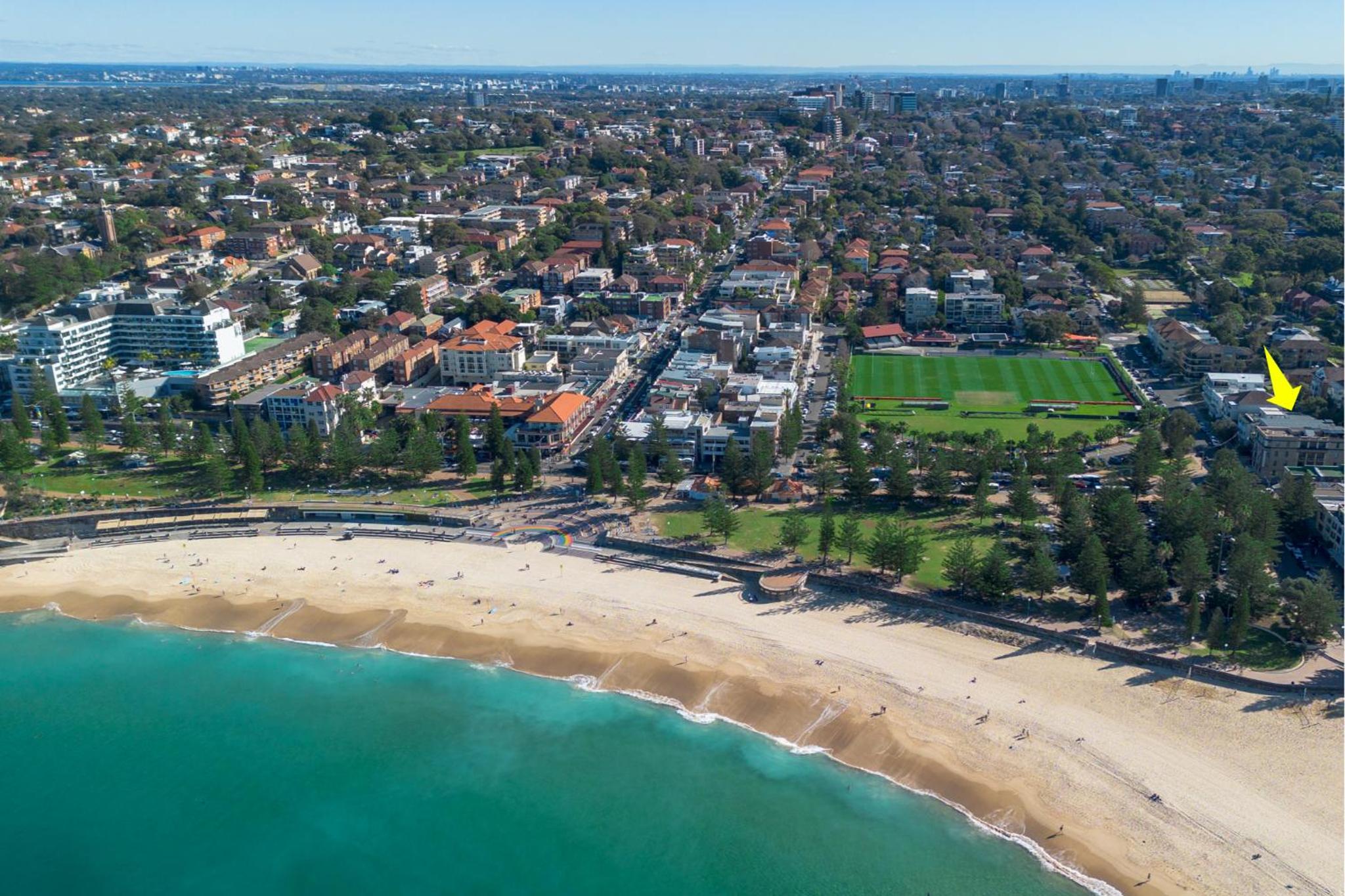 Beachside 1 BDR Apt in Coogee w Beach Rooftop View