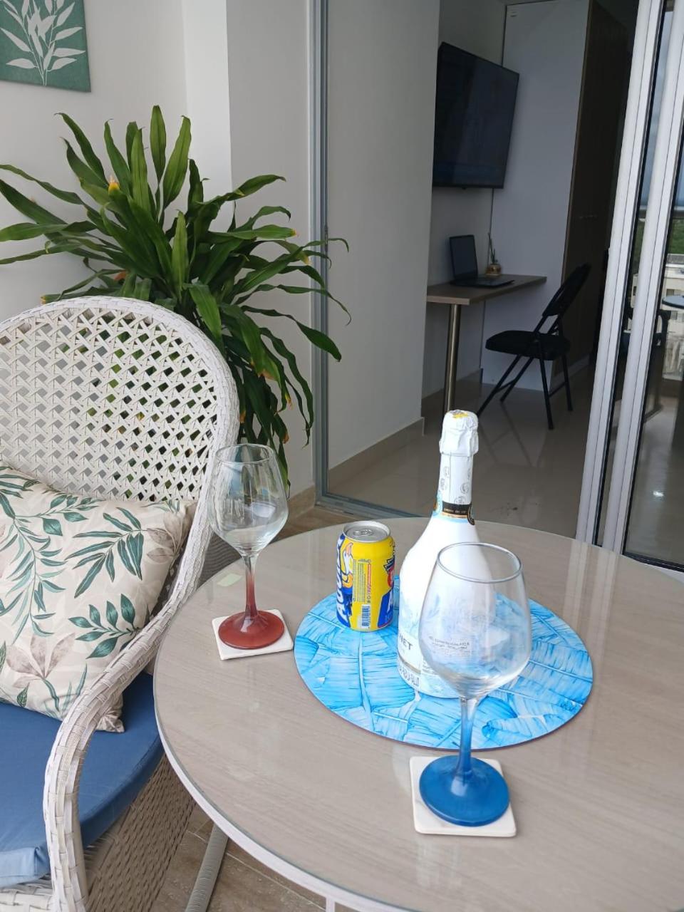 Luxury aparment close to the airport