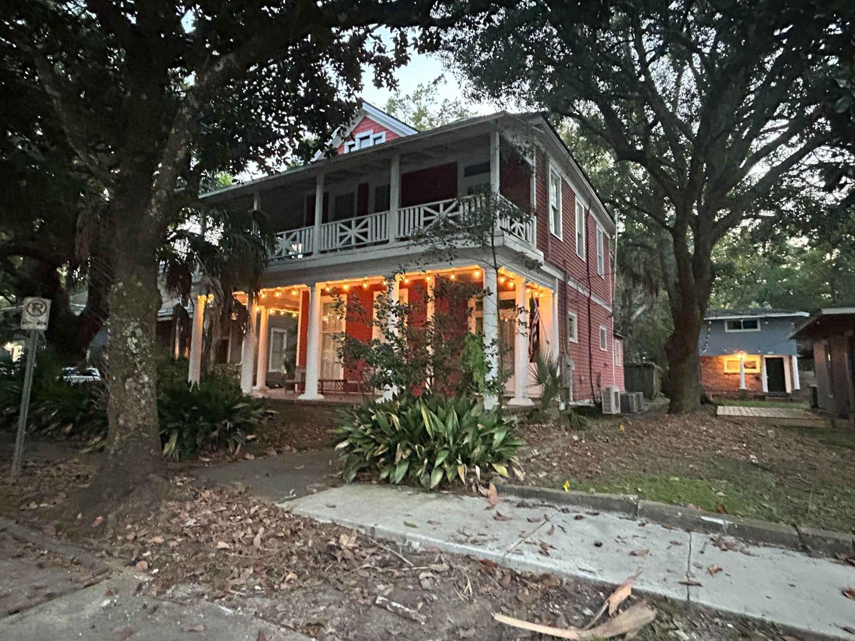Pretty Peach Palace-Historic, Mins to Downtown view 2