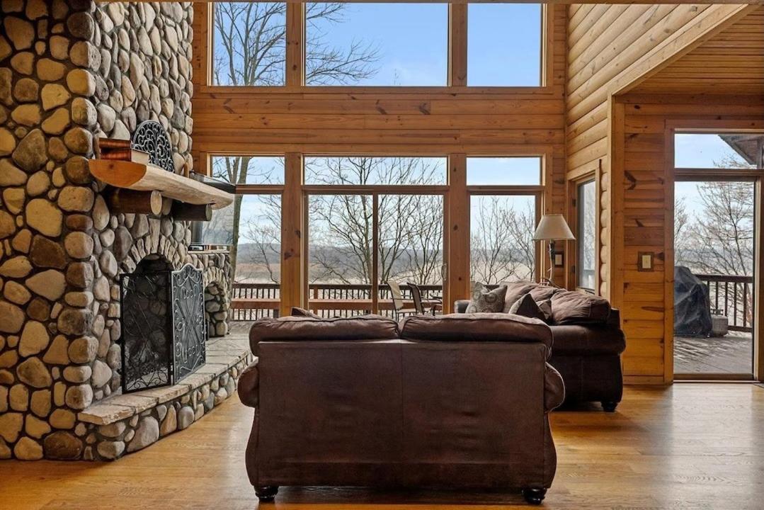 Cozy Cabin
