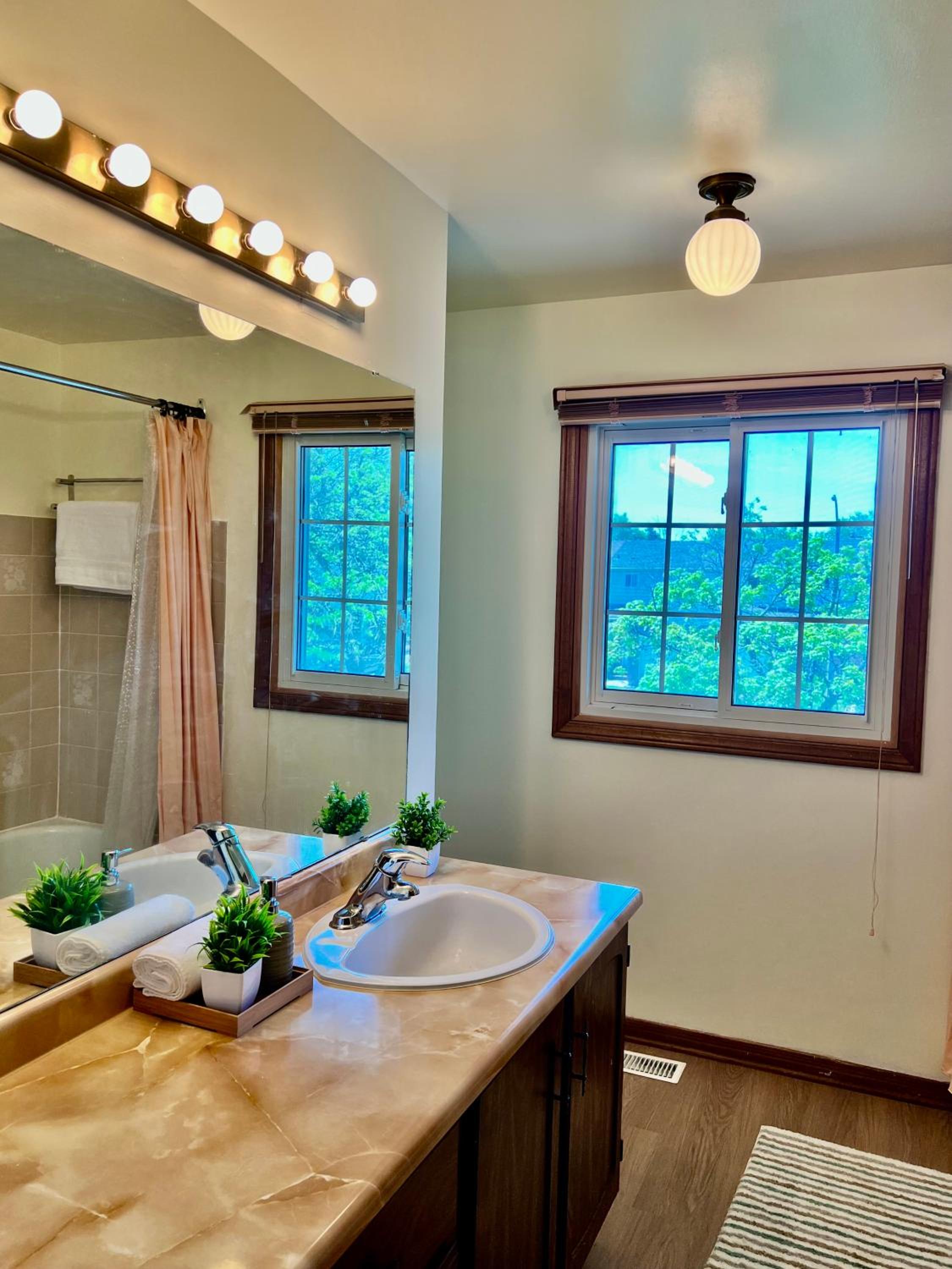 Entire Cozy House in Thorold