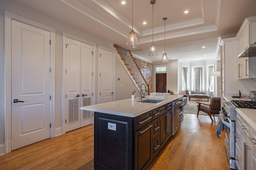 LUX Gorgeous House in DC with Parking view 5