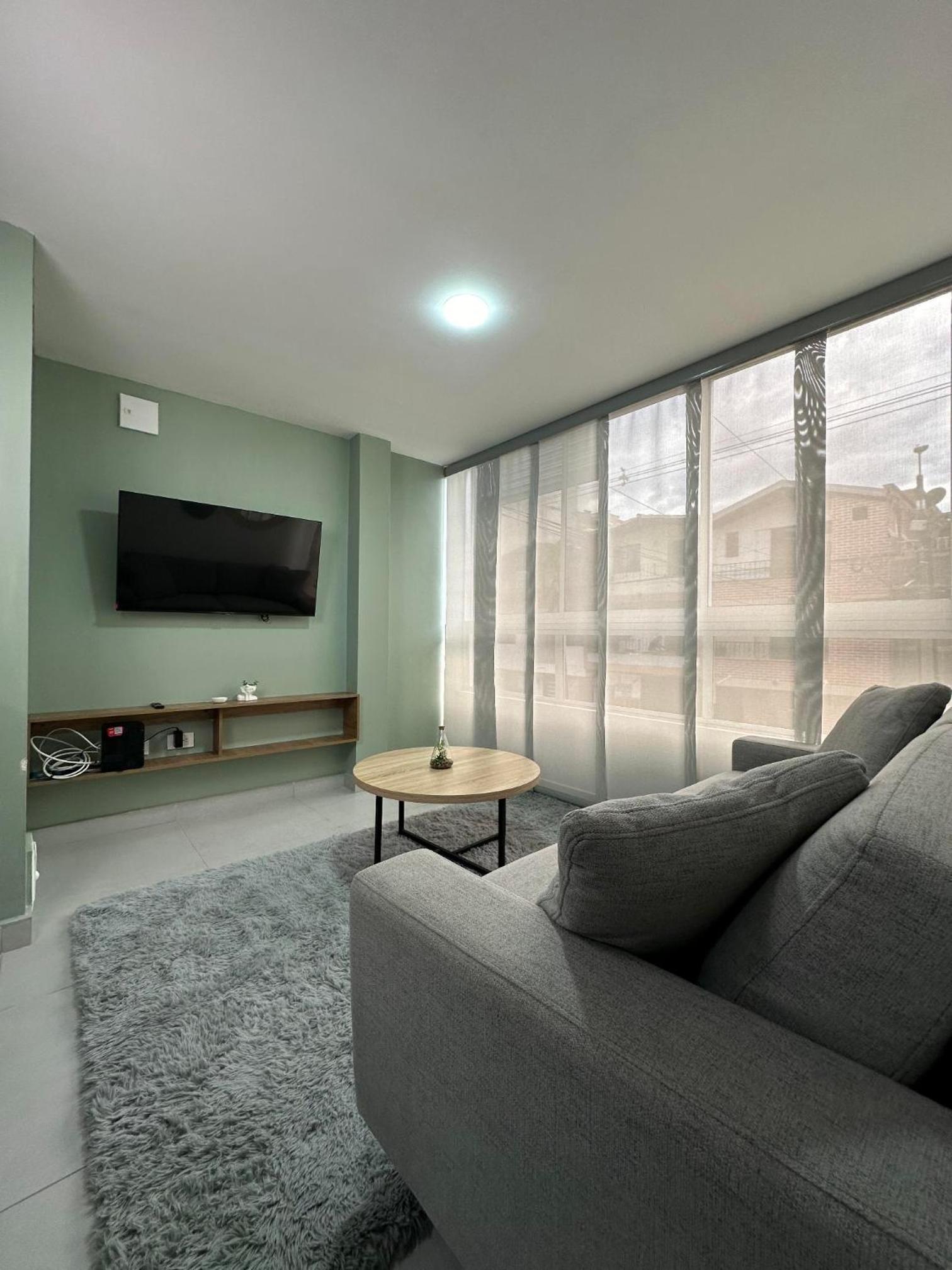 Modernos apartamentos cerca al Poblado