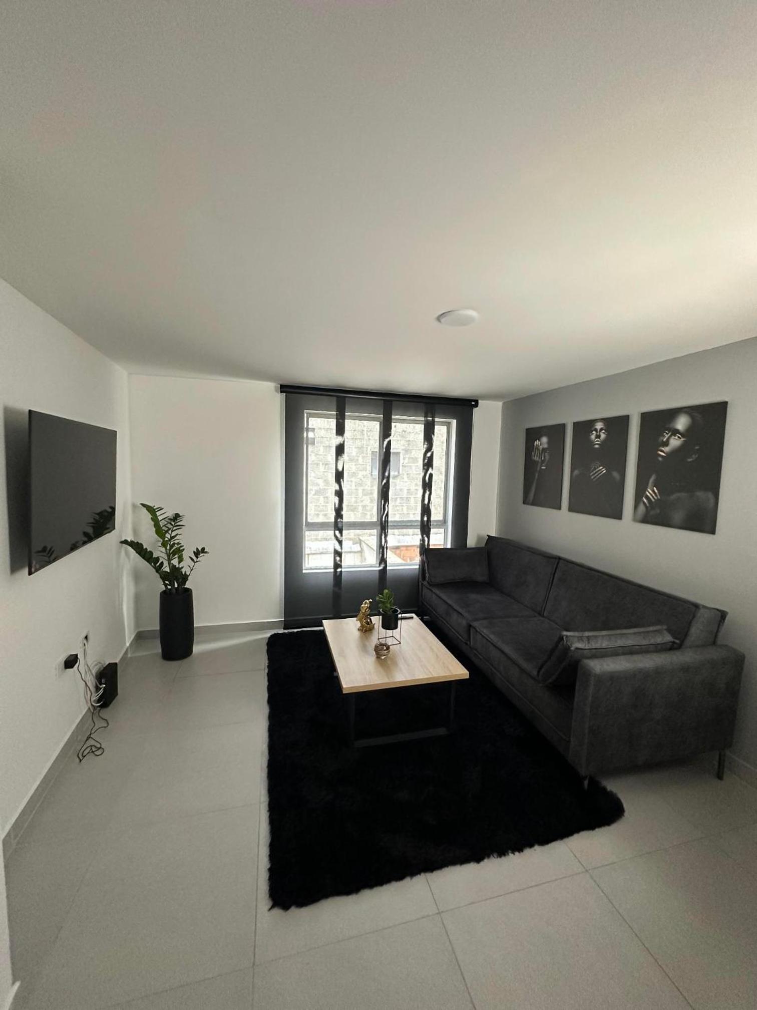 Modernos apartamentos cerca al Poblado