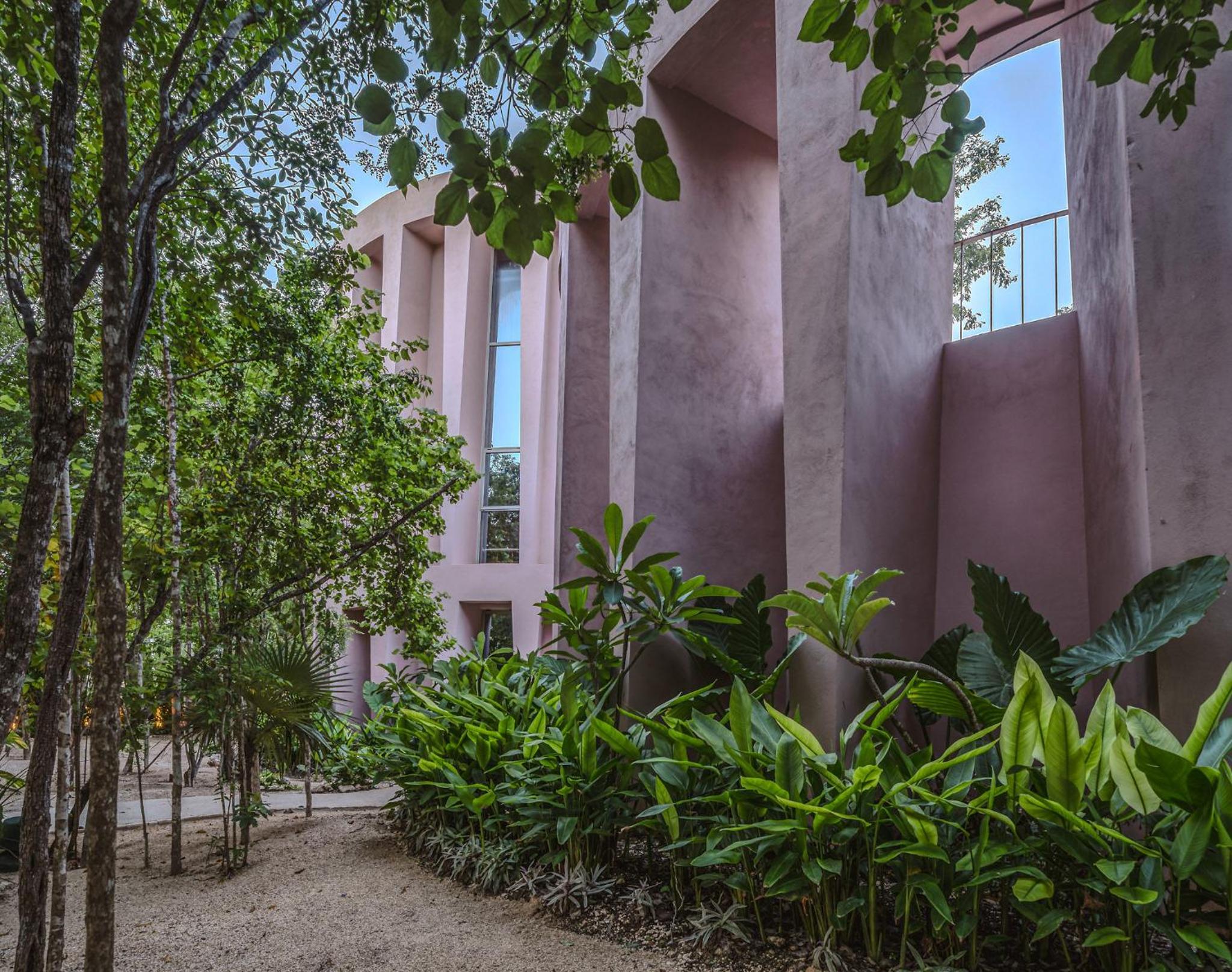 Magic Loft with Yoga Classes, Pool, Gym, Fast WiFi