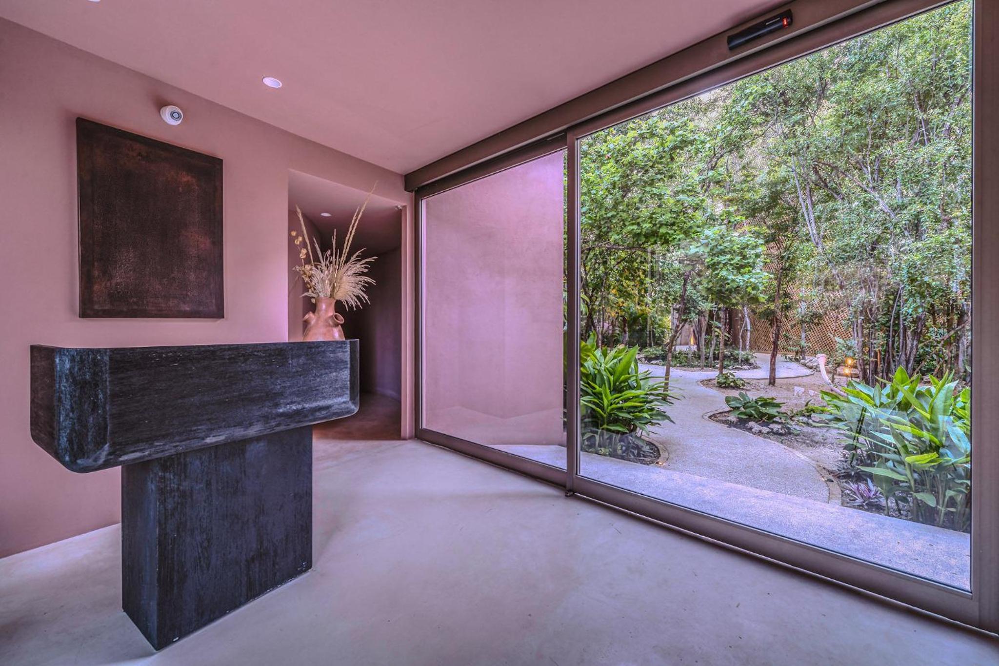 Magic Loft with Yoga Classes, Pool, Gym, Fast WiFi
