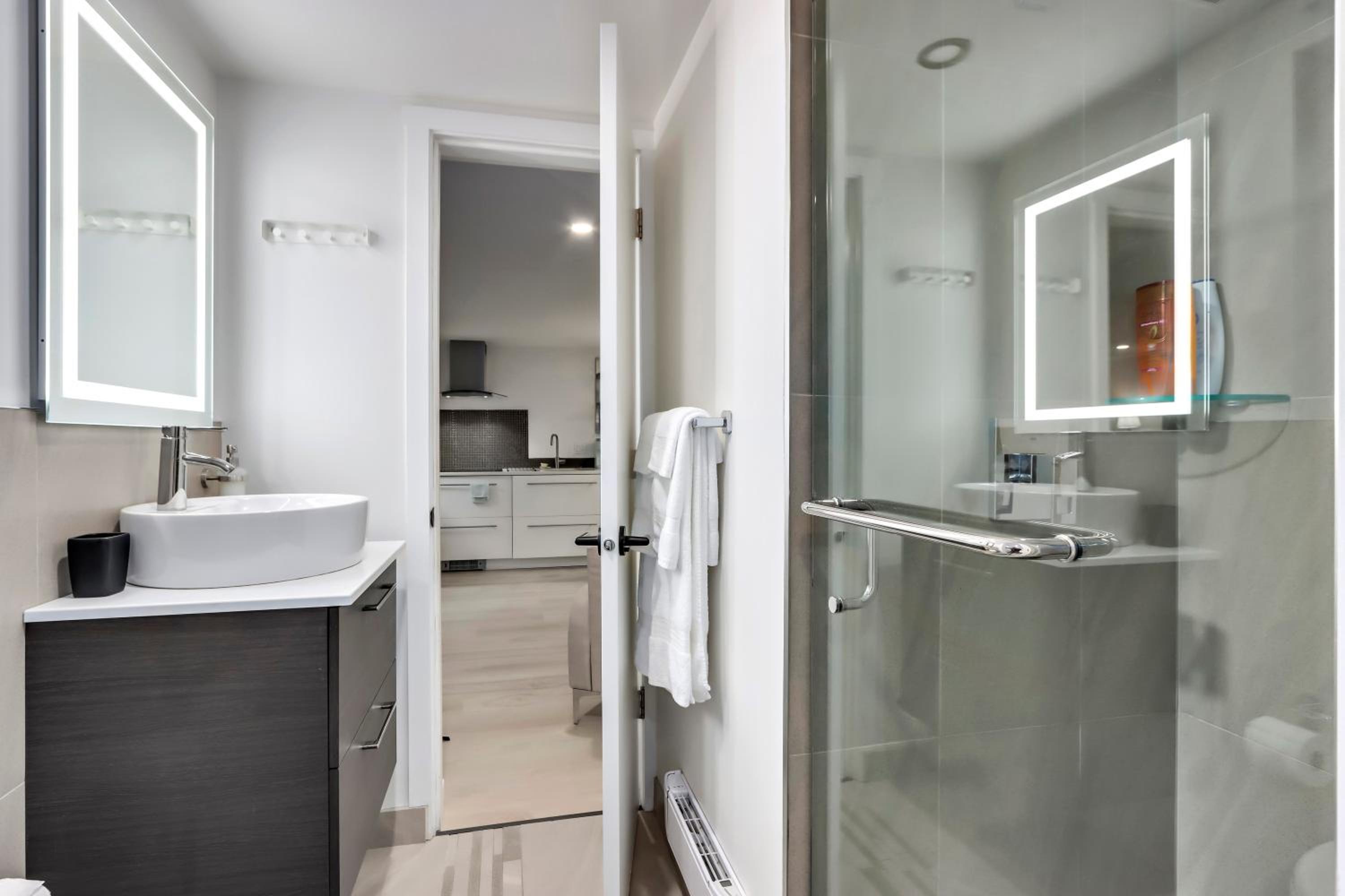 Classic King Size Guest Suite