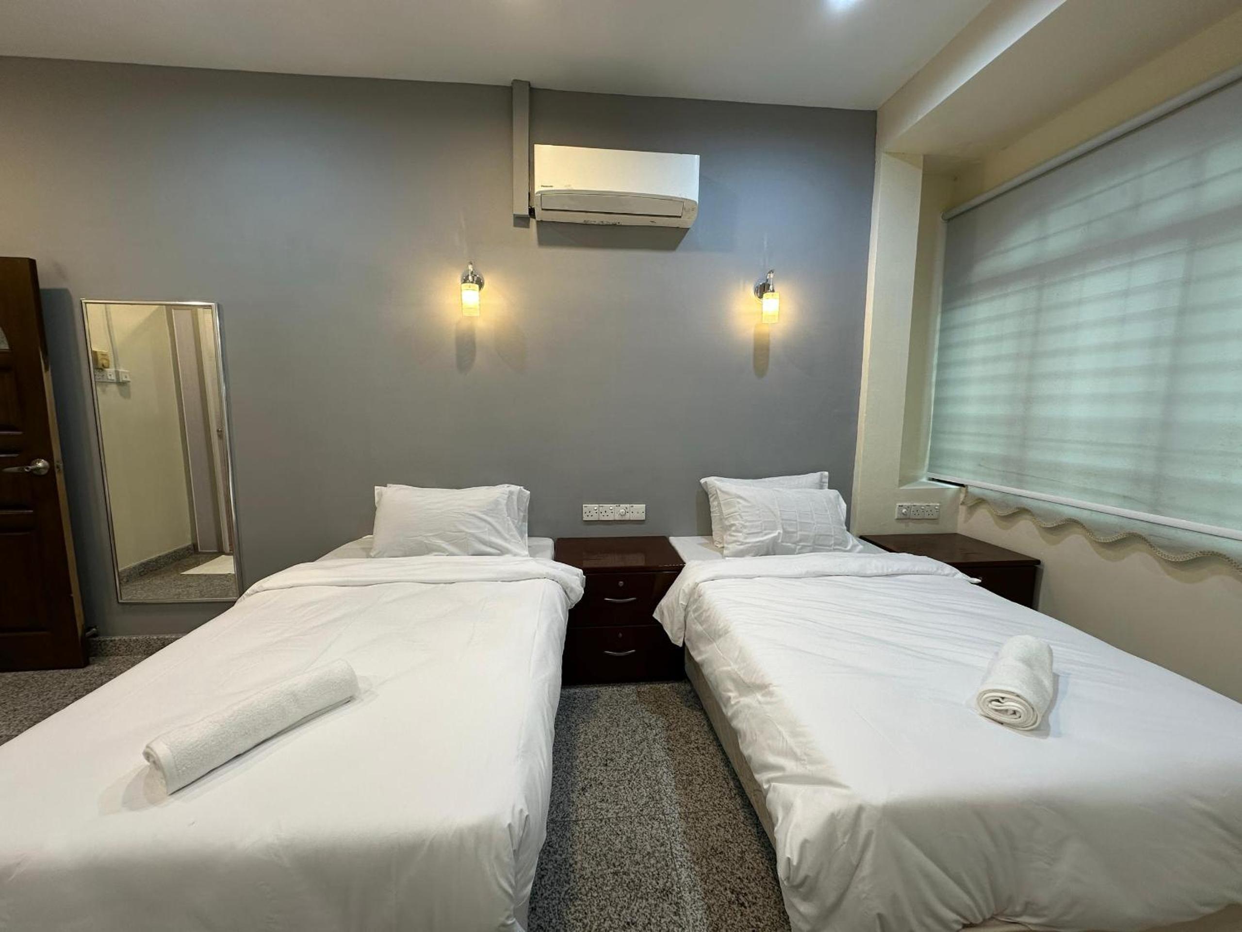 Spacious Air Terjun Semi-D 7BR 21pax