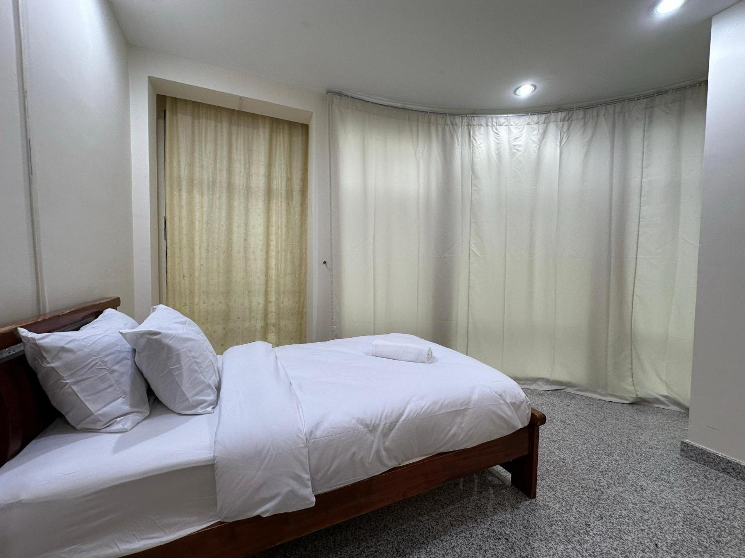 Spacious Air Terjun Semi-D 7BR 21pax photo 7