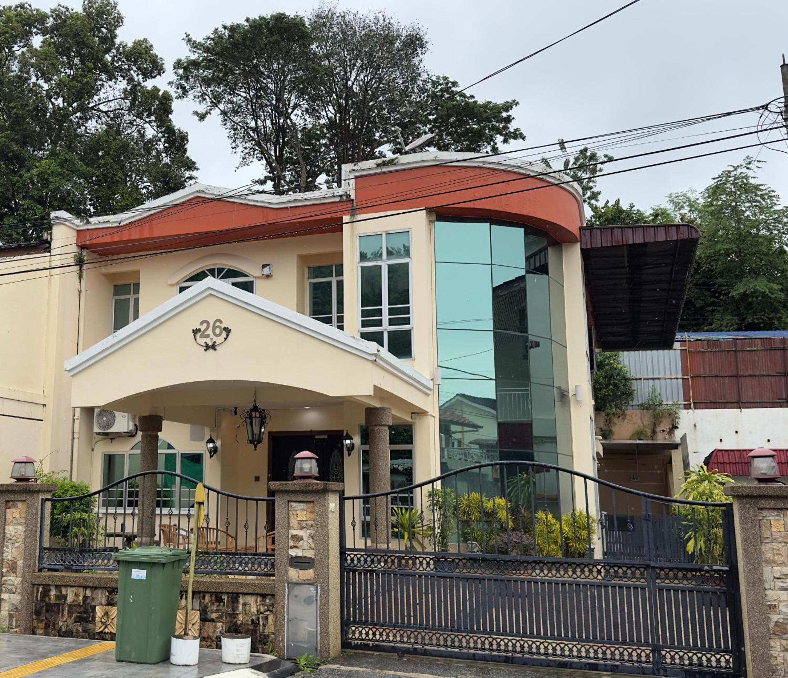 Spacious Air Terjun Semi-D 7BR 21pax photo 1