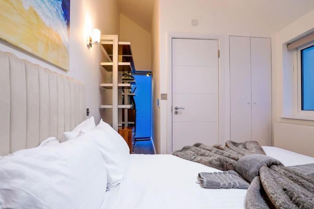 Hyde Park Luxury 2 Bed 2 Bath