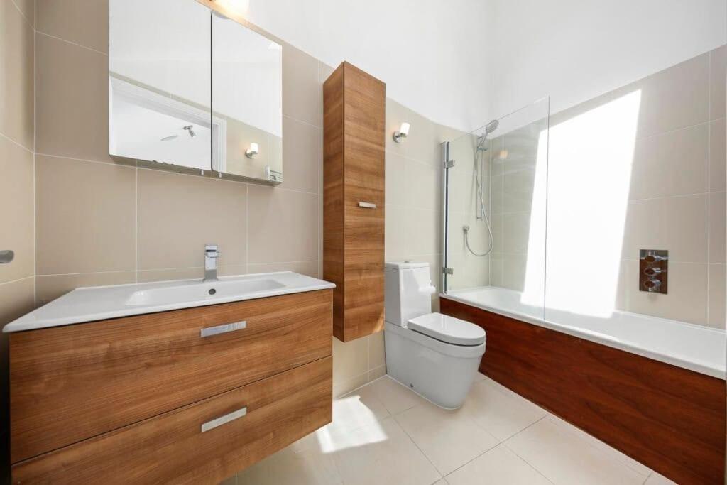 Hyde Park Luxury 2 Bed 2 Bath
