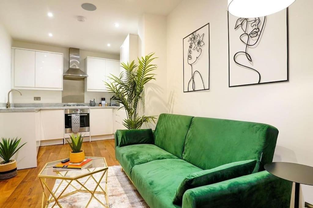Hyde Park Luxury 2 Bed 2 Bath