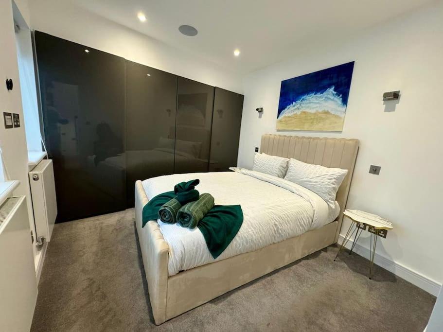 Hyde Park Luxury 2 Bed 2 Bath