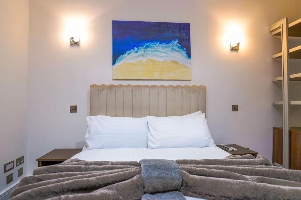 Hyde Park Luxury 2 Bed 2 Bath