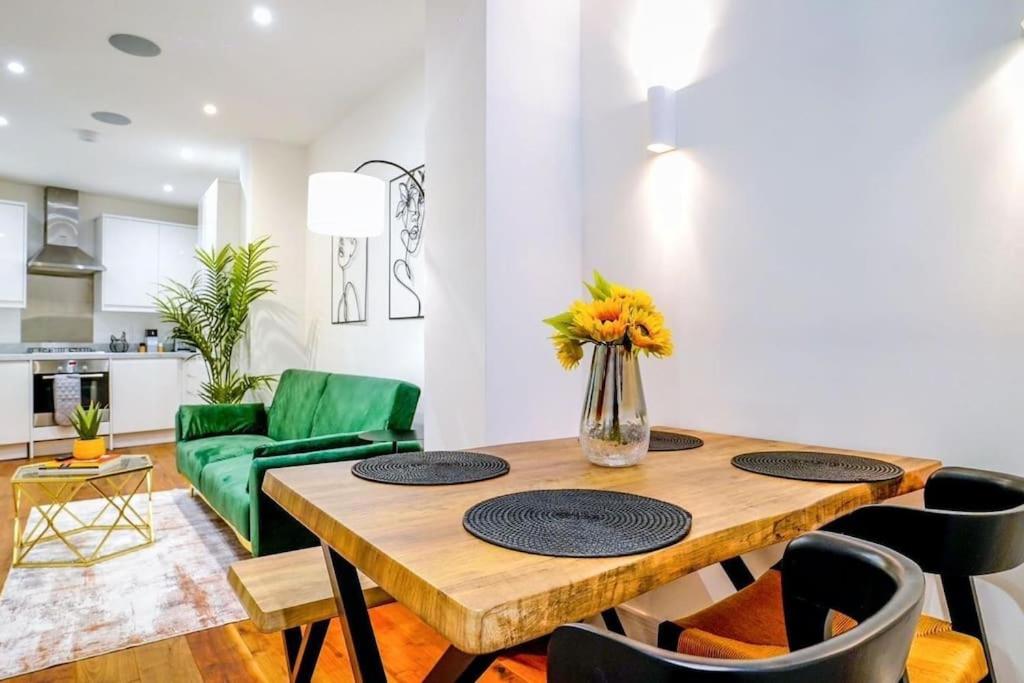 Hyde Park Luxury 2 Bed 2 Bath