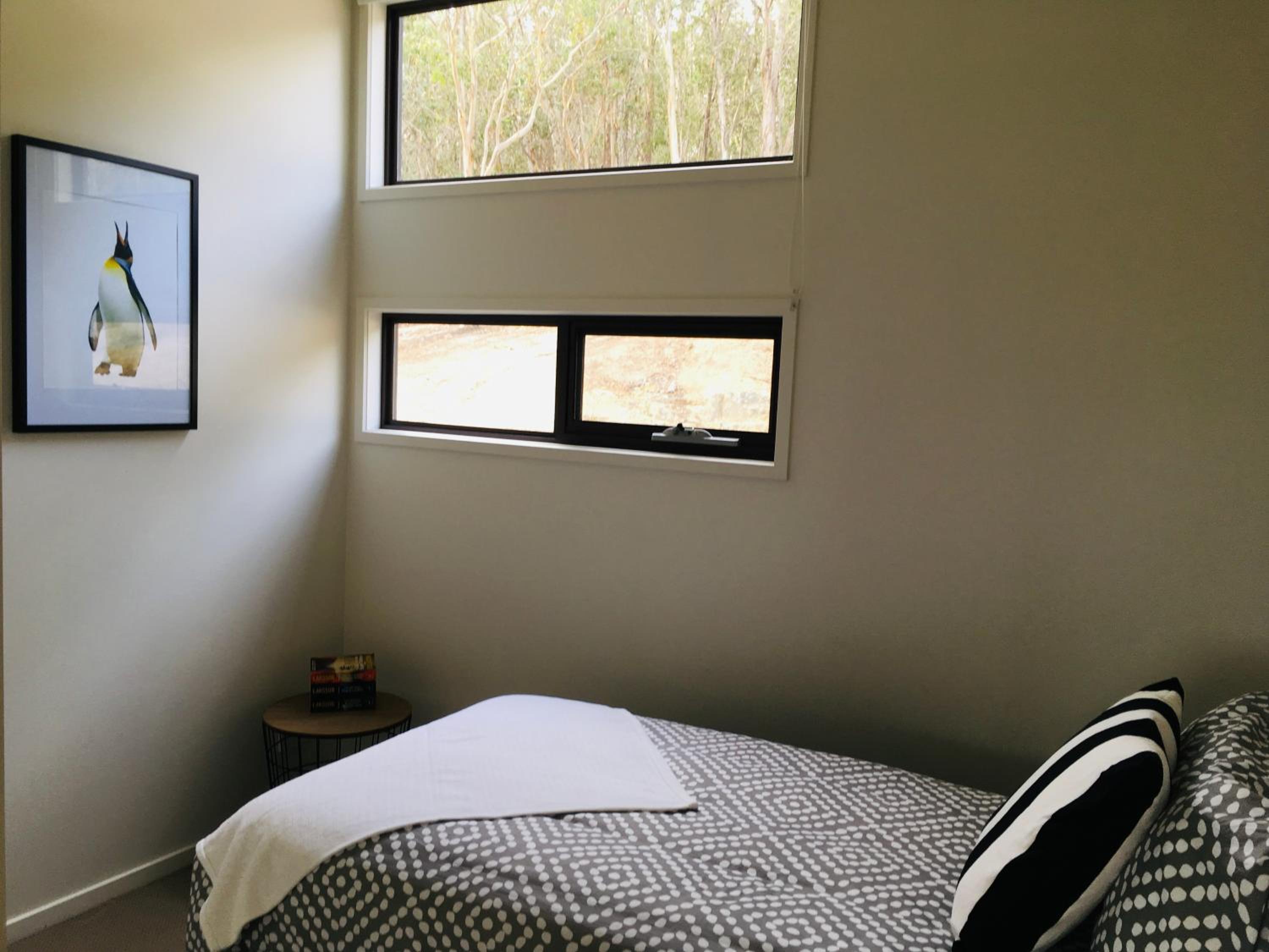 Architecturally Designed Rural Retreat 3 bedroom HOUSE or 1 bedroom CABIN with more than 150 five stars rating