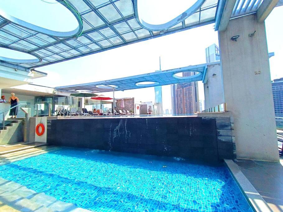 D1 Infinity Pool KLCC view