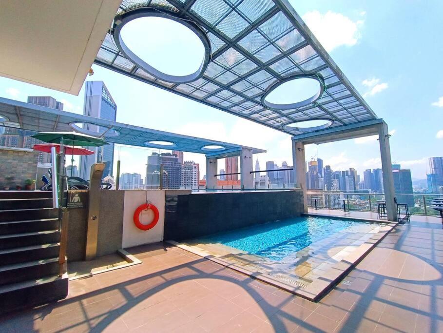 D1 Infinity Pool KLCC view