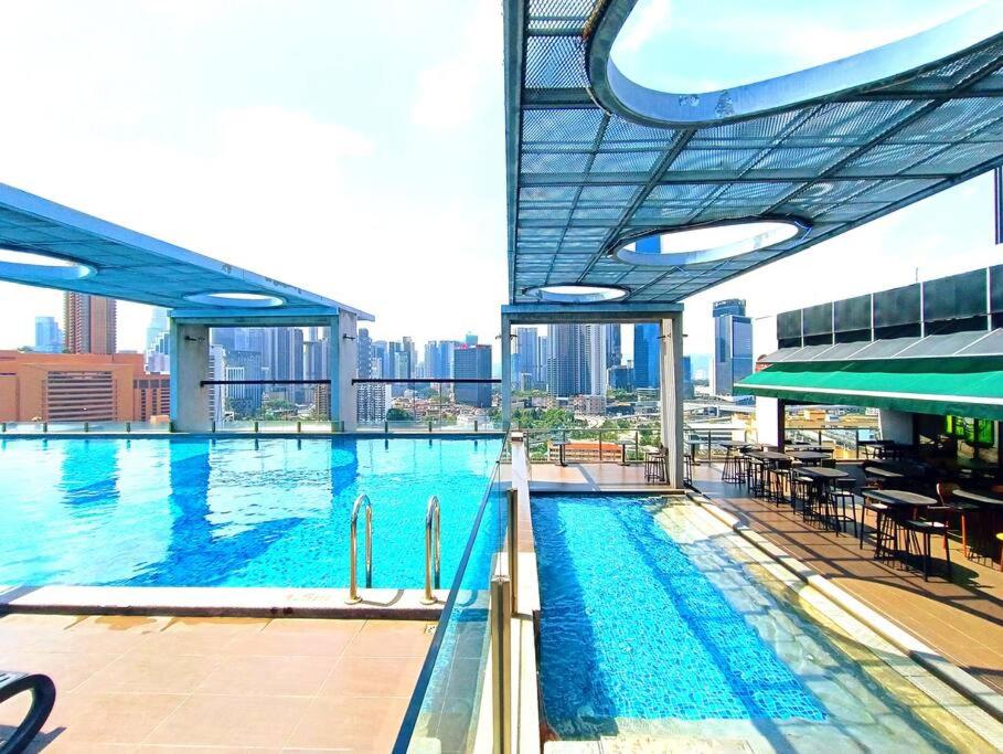 D1 Infinity Pool KLCC view