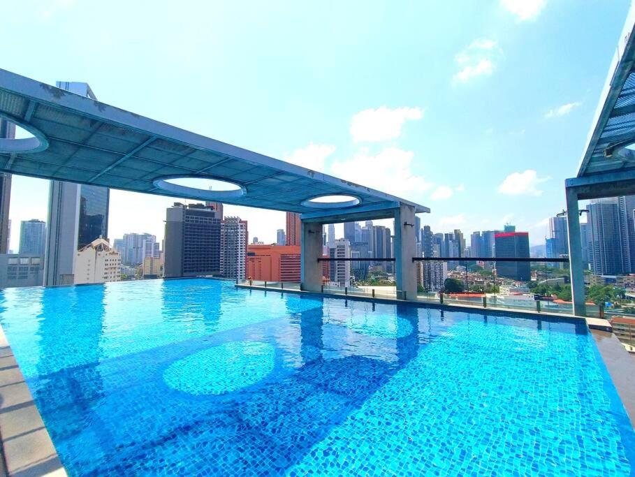 D1 Infinity Pool KLCC view