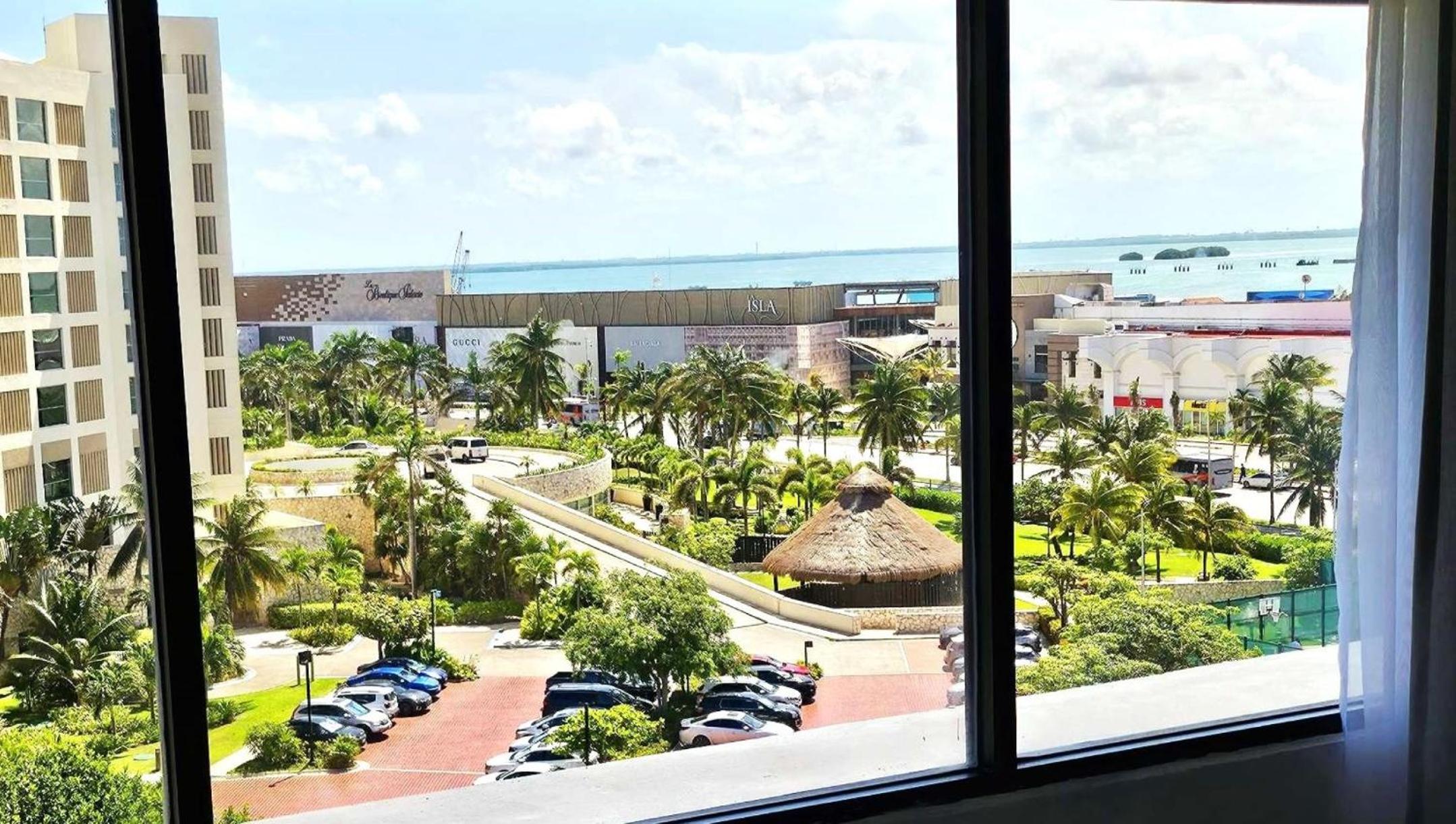 Zona Hotelera, acceso a la playa