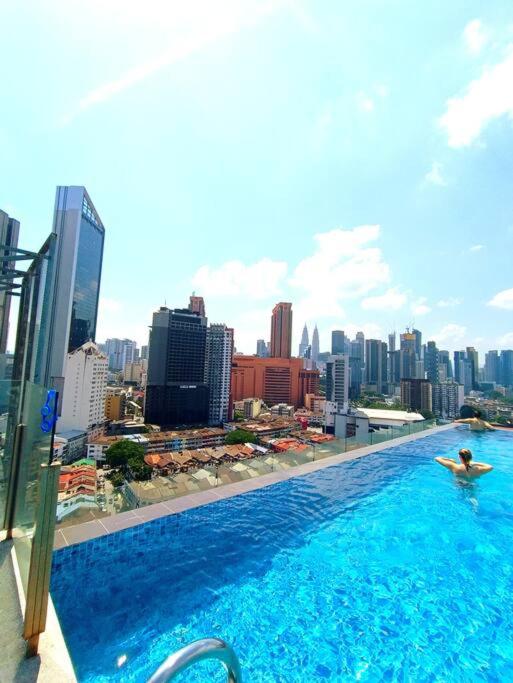 D1 Infinity Pool KLCC view
