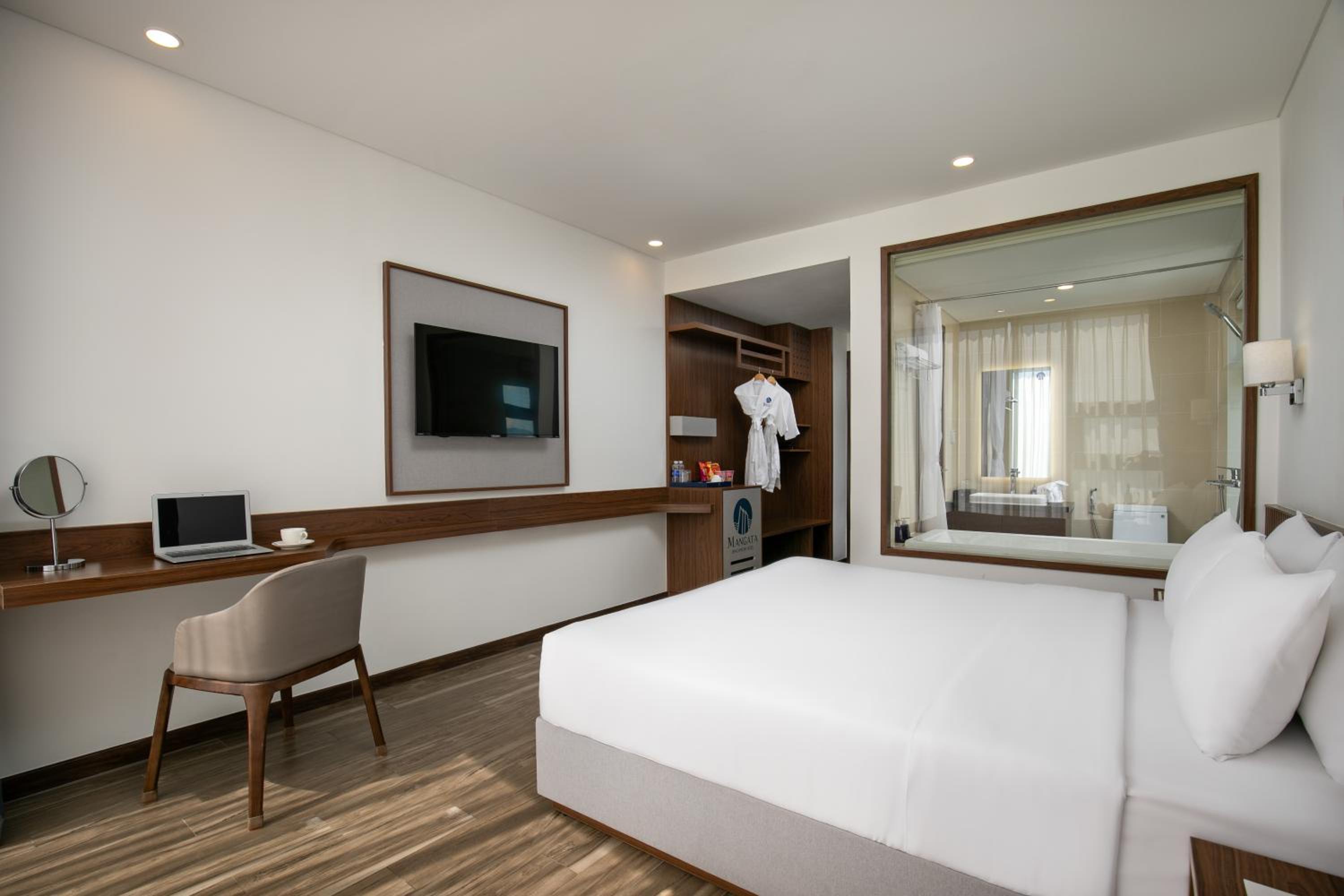Mangata Beachfront Hotel 7