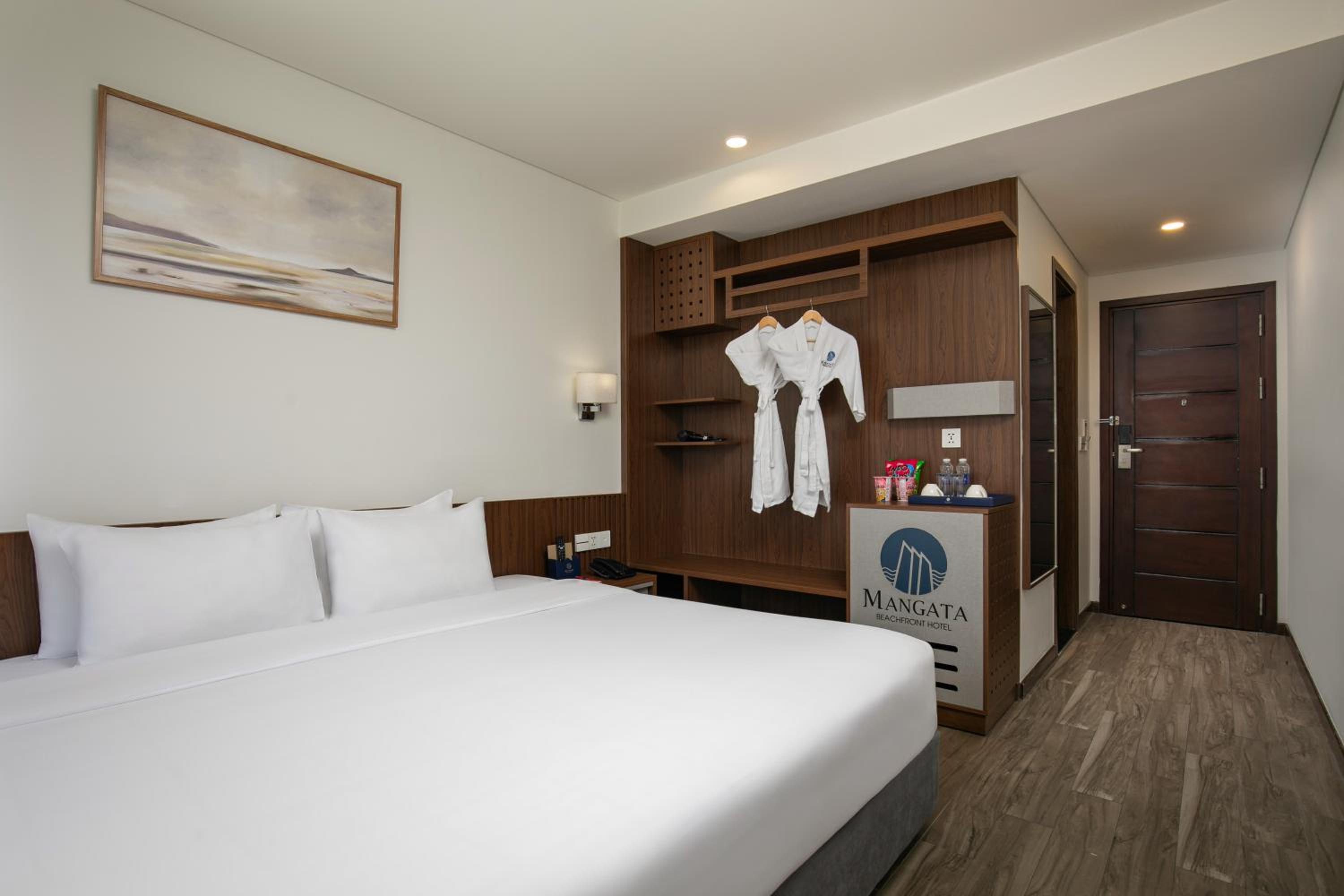 Mangata Beachfront Hotel 14