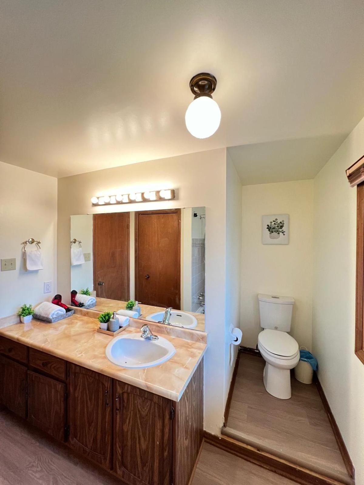 Entire Cozy House in Thorold