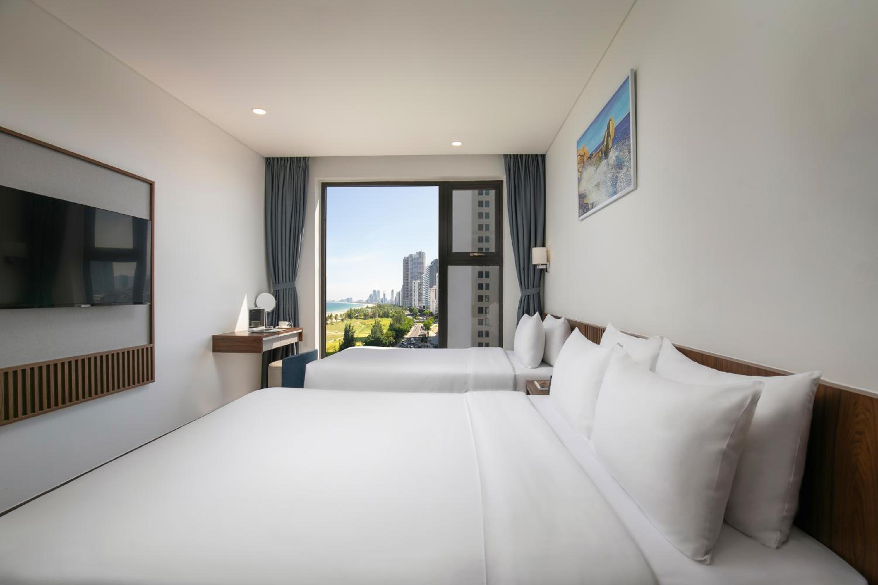 Mangata Beachfront Hotel 17